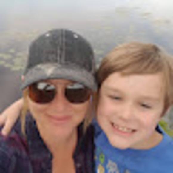 Meet your Posher, Lisa - Picture 1 of 1